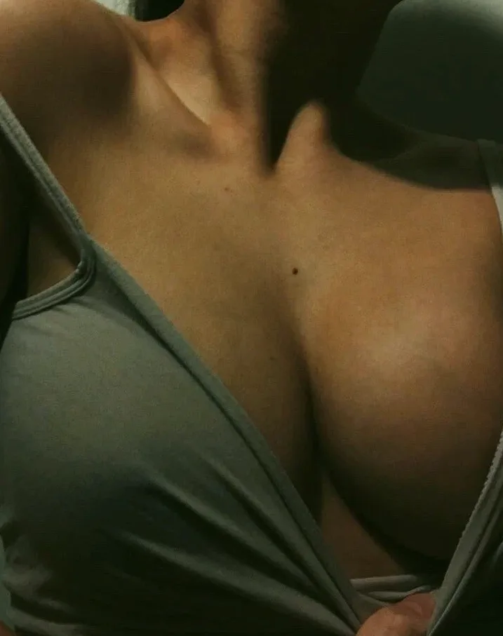 Elena, 24