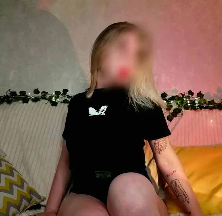 Fatma, 22