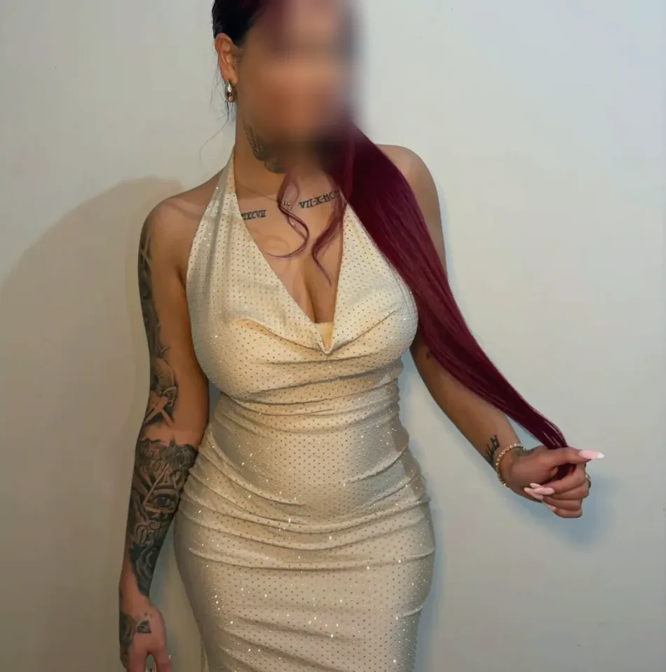 Sandra, 22