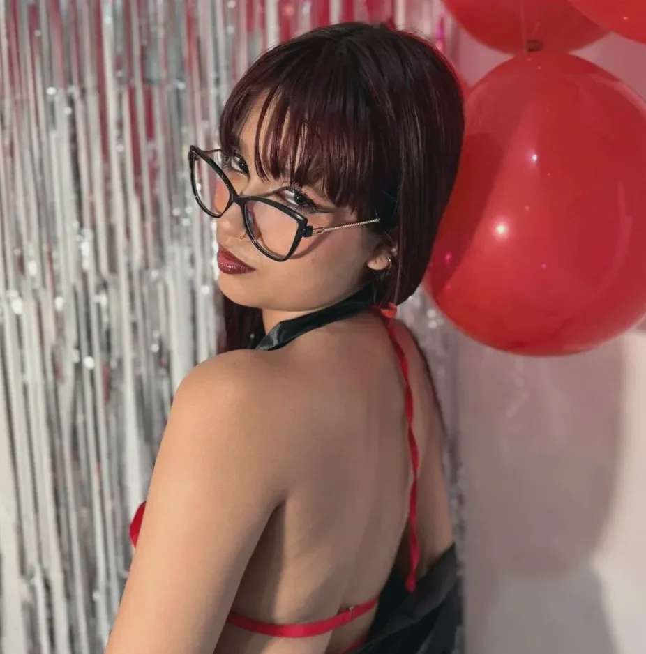 Sophie, 18