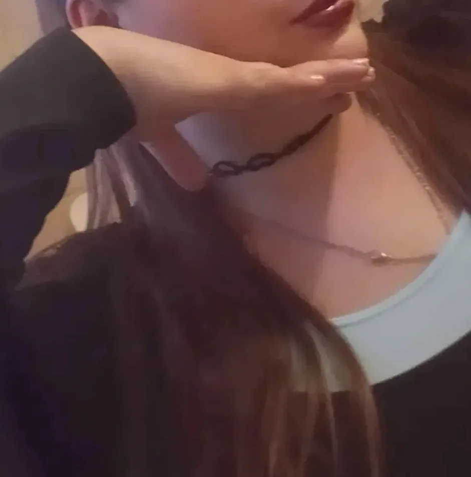 Sophie, 28